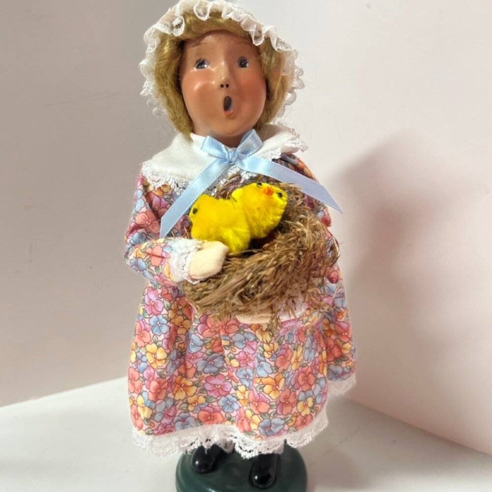 Byers Choice Colonial Country Spring Girl Nest Chicks The Carolers